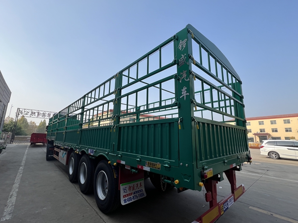 仓栅式运输半挂车厂家