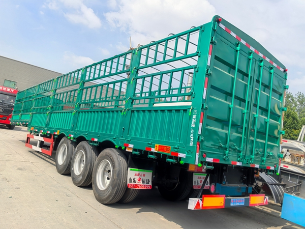 仓栅式半挂车